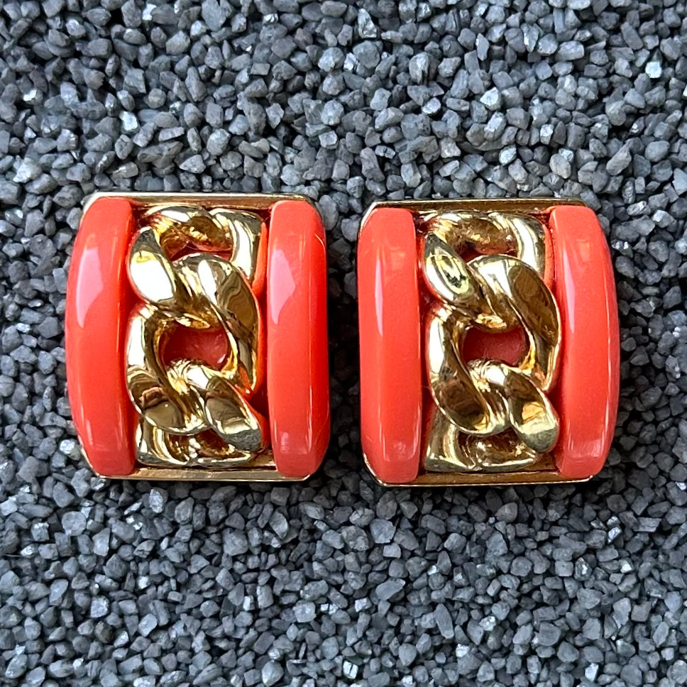 Center Chain with Color Sides