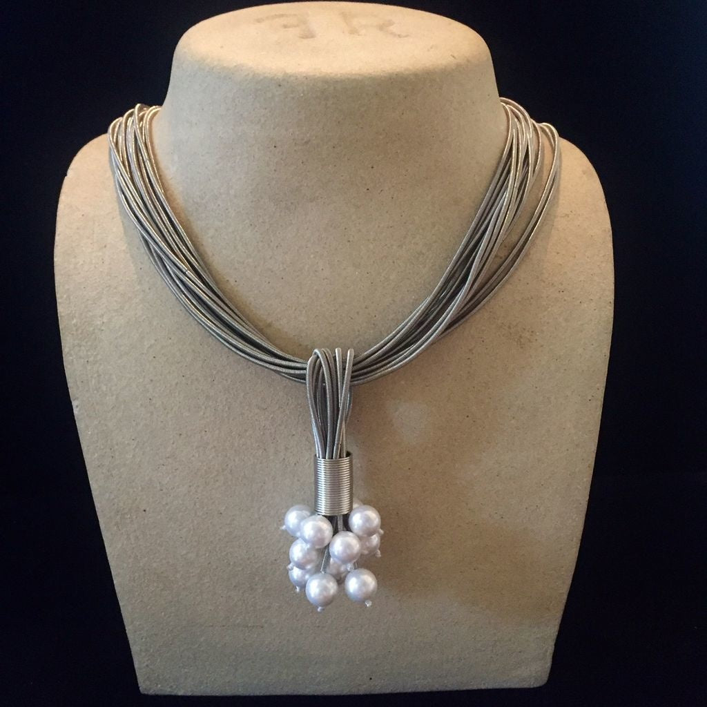 Vcexclusives: Pearl Clusters On Silverstrands