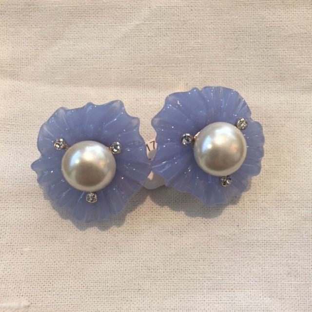 Vcexclusives: Pearl & Periwinkle Plumes