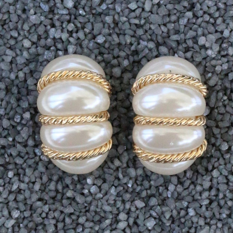 Pearl Bundles W/ Thin Gold Ropes Clip Earring