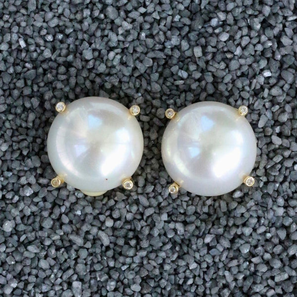 White Pearl Button Gold Setting