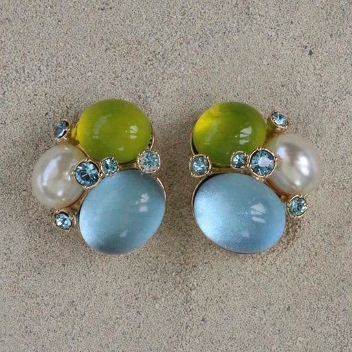 Vcexclusives: Three Large Stones W/ Blue Green And Pearl