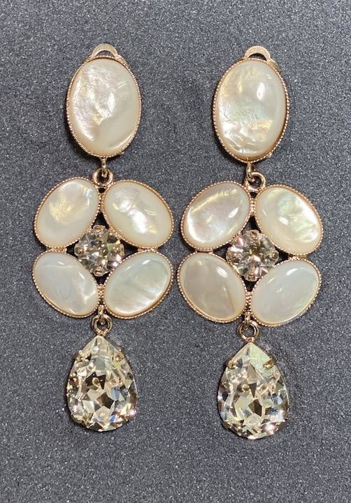 Vcexclusives: Blanch White Drop