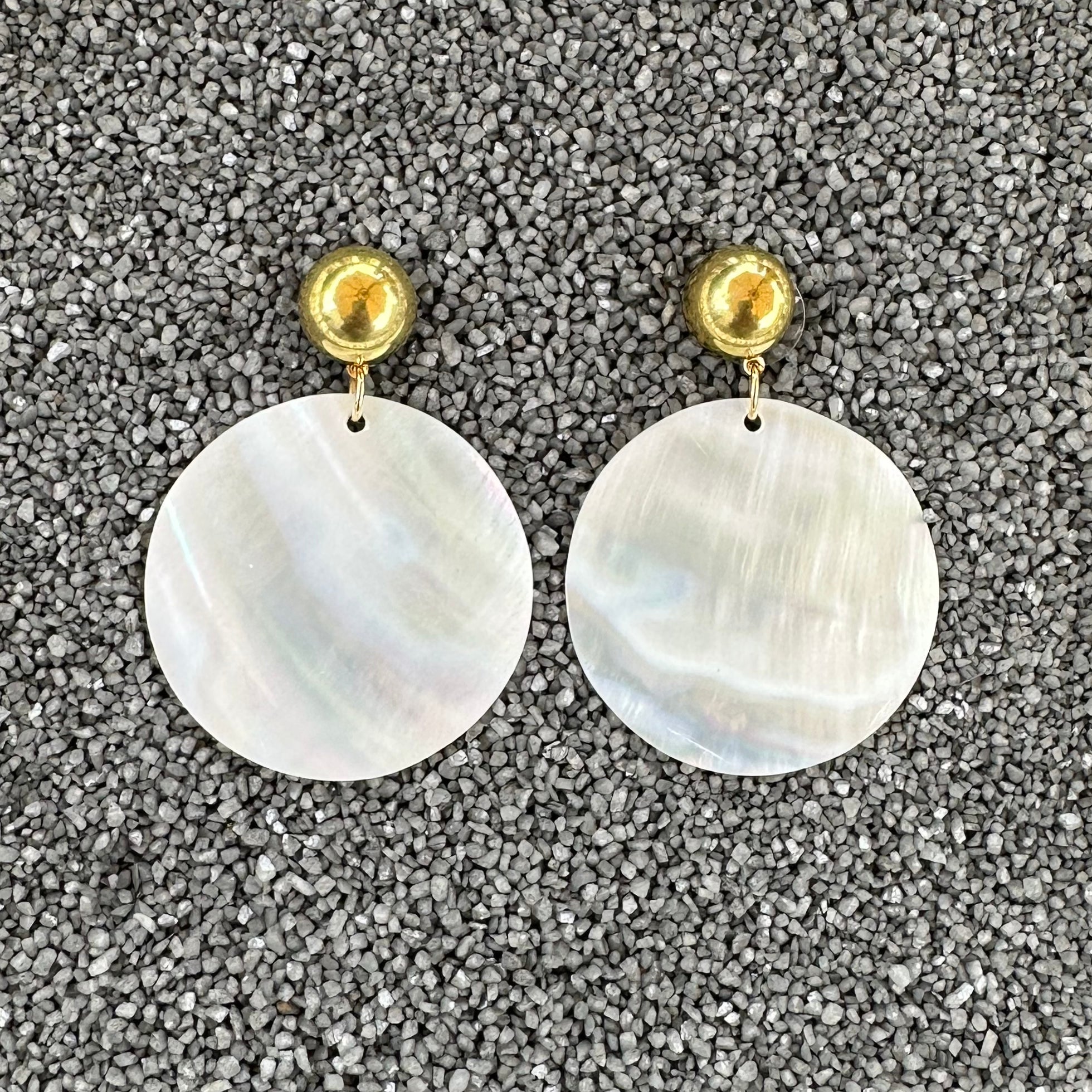 Shell Disc in Sizes and Colors