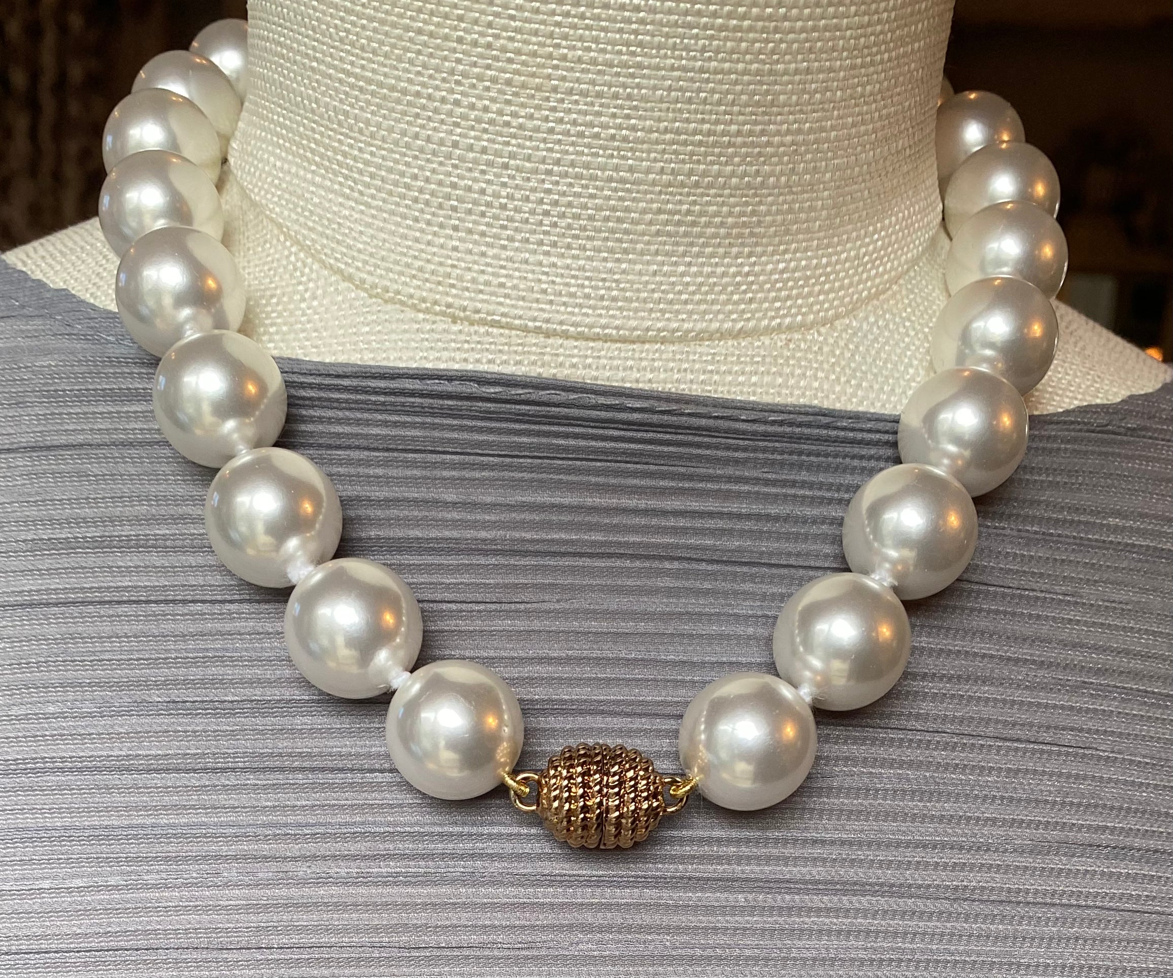Medium Pearls with Magnets