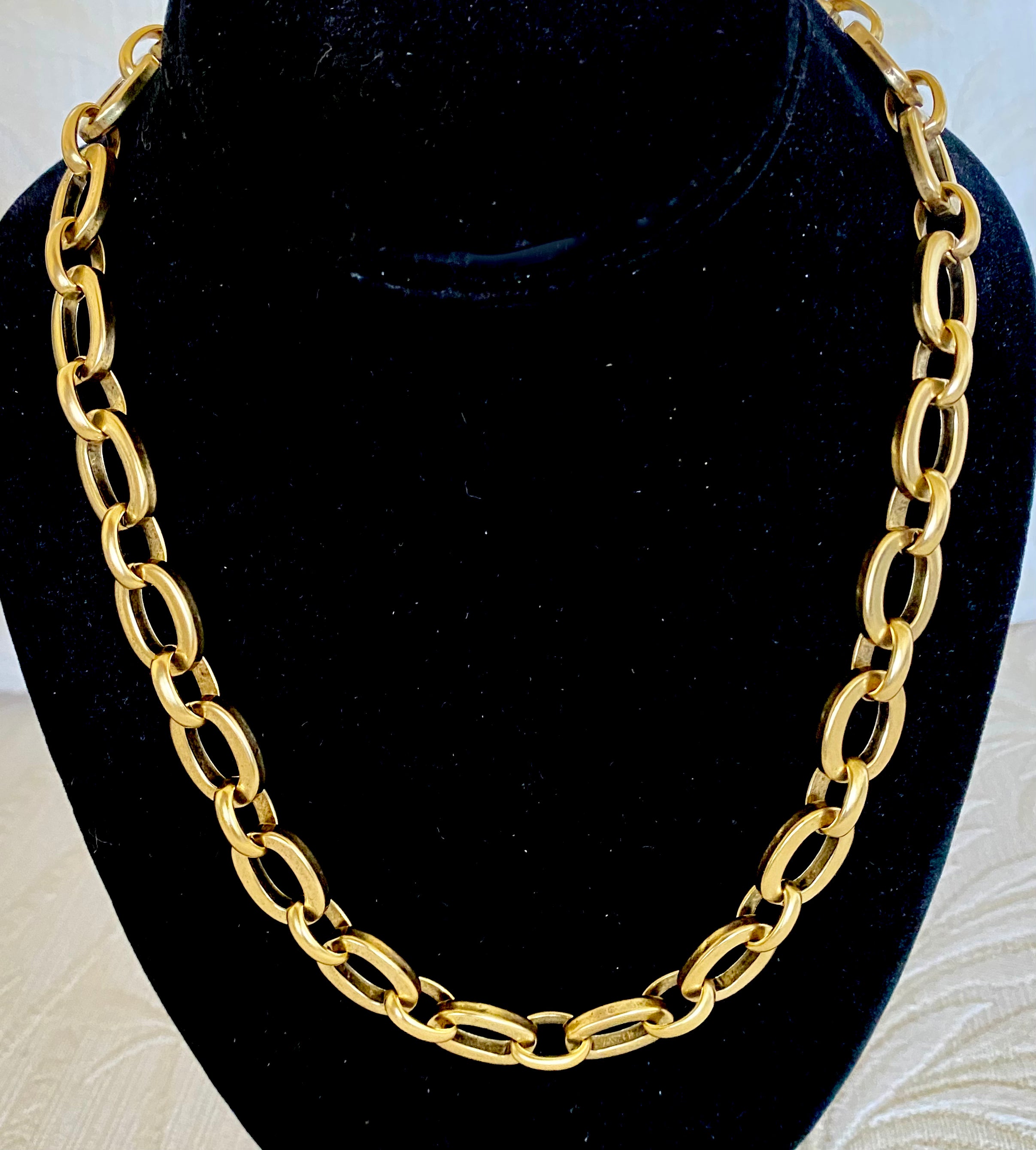 Medium Flat Gold Links