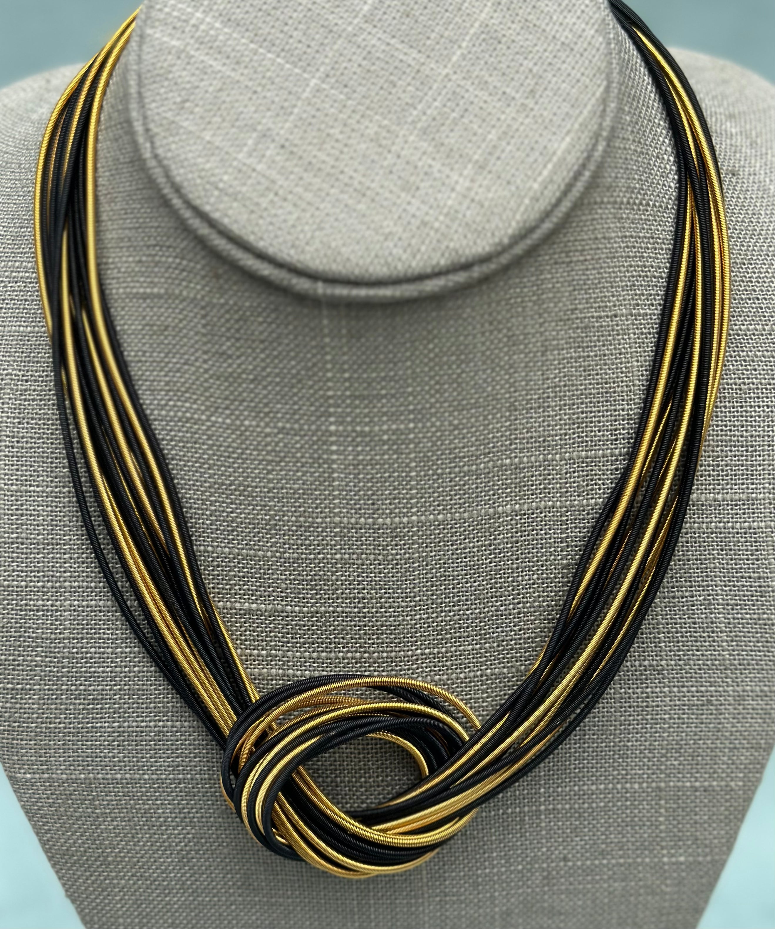 Multi Strand Pianowire with Knot