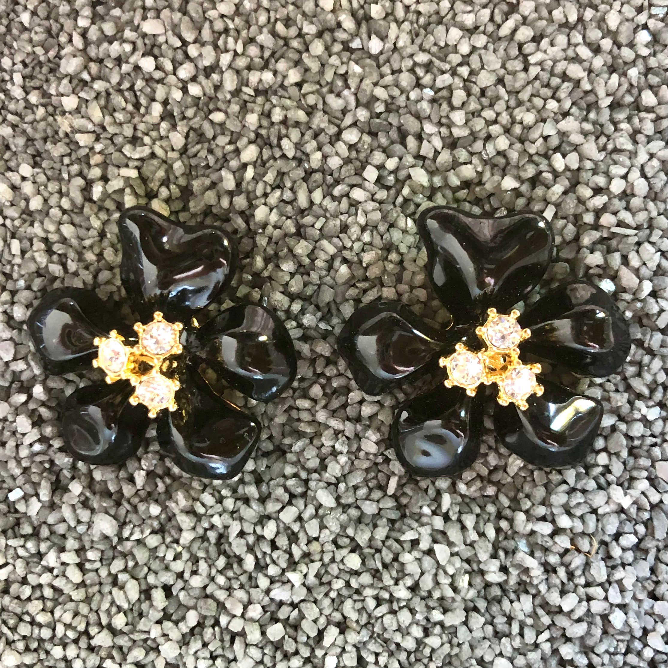 Large Clip Flower in Colors