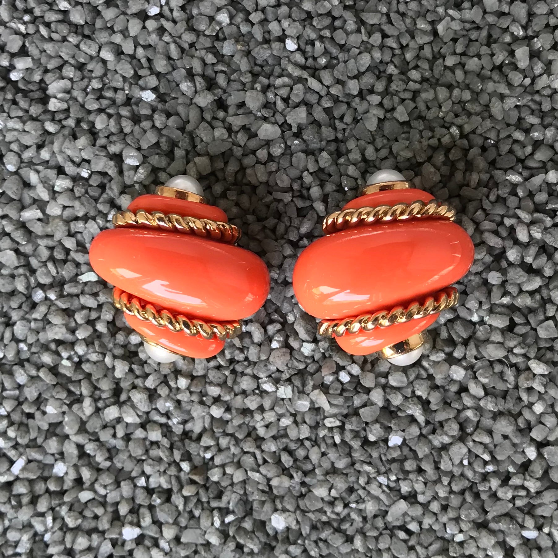 Small Shell in Colors W/Cabs