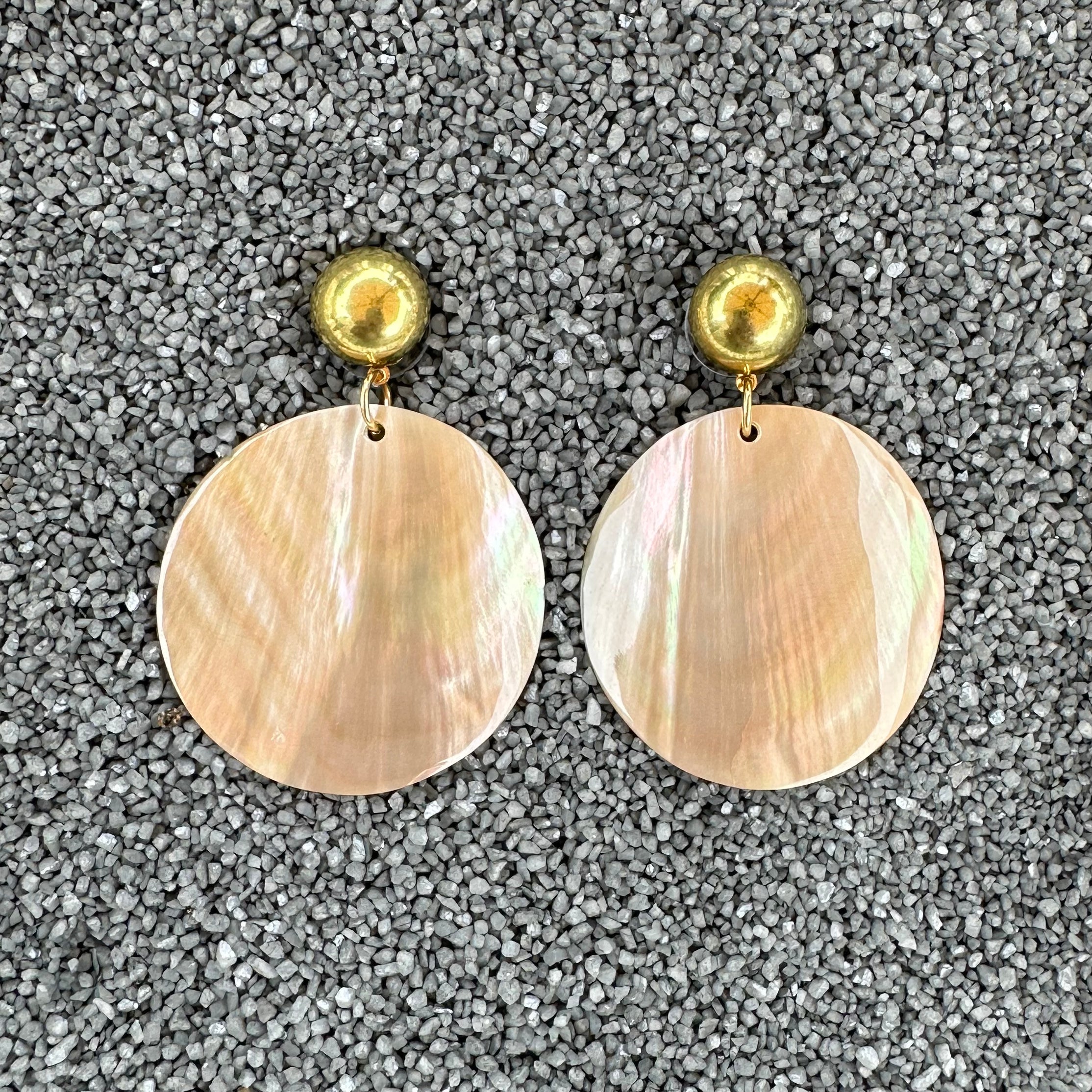 Shell Disc in Sizes and Colors