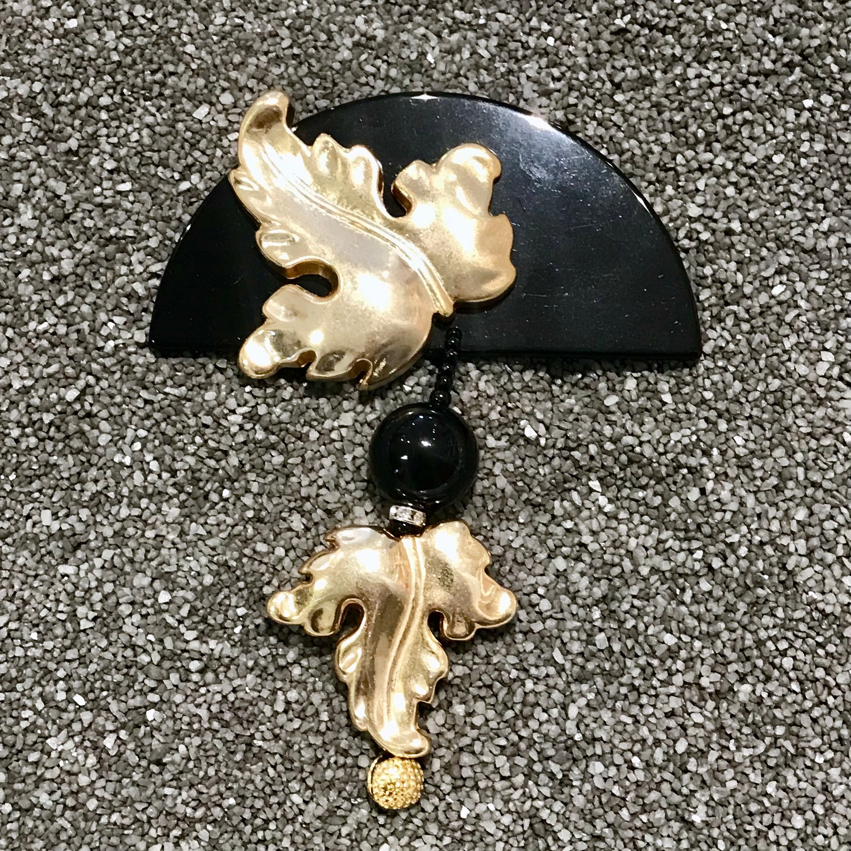 Corinto Leaf Black W Drop