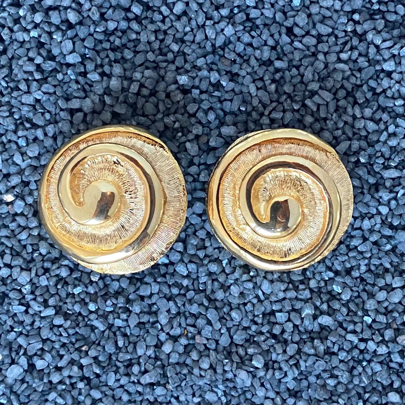 Swirl Clip