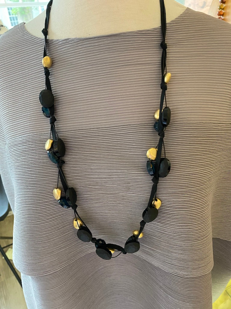 Suede Long Necklace Black