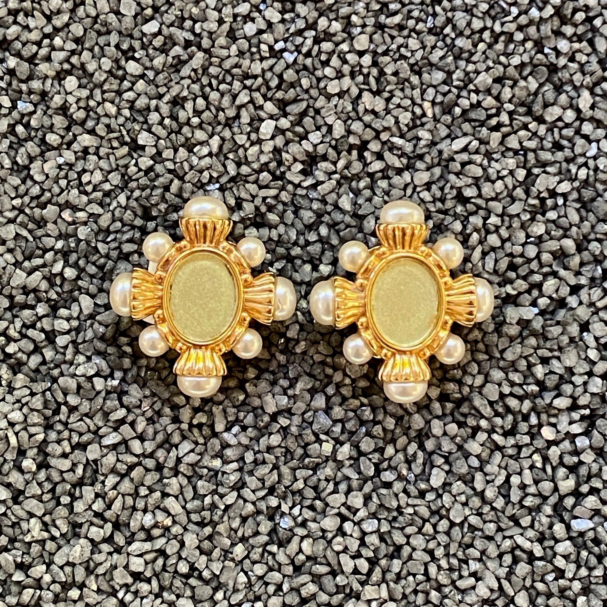Pearl Cabs