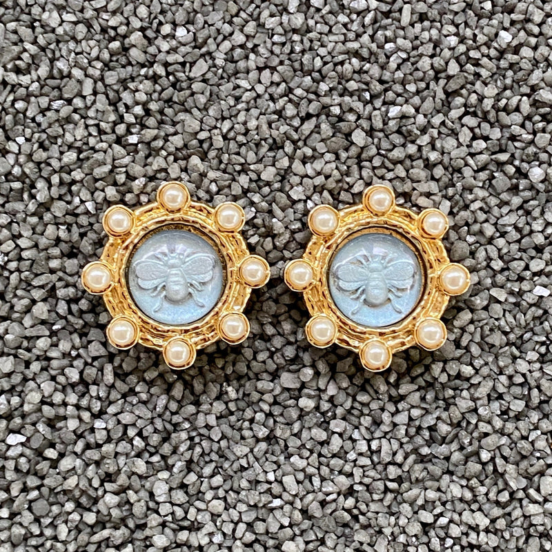Blue Bee Center, Gold And Pear Clip Earring